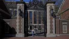 Harvardova univerzita v Cambridge ve stát Massachusetts. (15. dubna 2025)