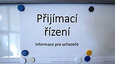 První kolo p�ijímacích zkou�ek na St�ední odborné �kole Drtinova v Praze. (11....