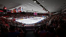 Nástup hokejistek p�ed za�átkem semifinále mezi �eskem a USA.