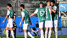 Jablonetí hrái slaví vítzství, zatímco v pozadí smutní boleslavský Denis...