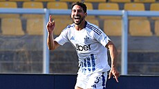 Edoardo Goldaniga slaví druhý gól Coma v utkání s Lecce.