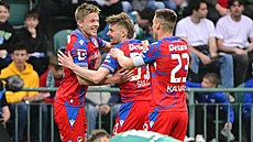 Fotbalisté Plzn slaví branku Pavla ulce (uprosted)-