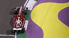 Lewis Hamilton b�hem tréninku v D�idd�.