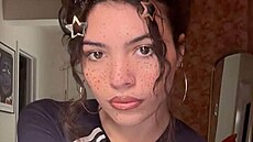 Lexi Jones, dcera Davida Bowieho, napsala báse� o tom, �e není pouze kopií...