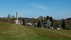 T�lo �eny le�elo na louce nad �elezni�ním p�ejezdem ve Vi��ové na Frýdlantsku.