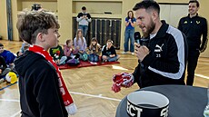 T�i d�ti, které polo�ily nejzajímav�j�í dotazy, dostaly slávistickou �álu.