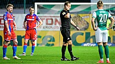 Rozhodí Luká Nehasil bhem utkání Bohemians - Plze, kdy domácím na...