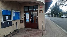 Policisté od rána zasahují na ú�ad� ve Svítkov�. (10. dubna 2025)