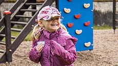 Jak d�tem vybrat dobrou �kolku? Prohlédn�te si její zahradu!