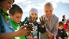 Jak d�tem vybrat dobrou �kolku? Prohlédn�te si její zahradu!