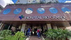 Bývalý brazilský prezident Jair Bolsonaro byl kv�li silným bolestem b�icha...