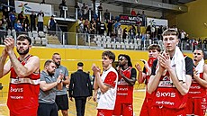 Pardubití basketbalisté jsou zklamaní z prohry.