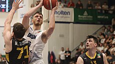 Dínský kídelník Jan trba zakonuje na písecký ko kolem Martina Svobody a...