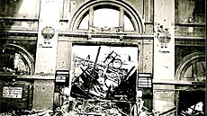 Nálet Brit na Plze 17. dubna 1945. Na snímku je odbavovací hala hlavního...