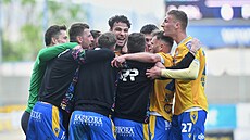 Teplice slaví gól Mohameda Jásira v zápase s Hradcem Králové.