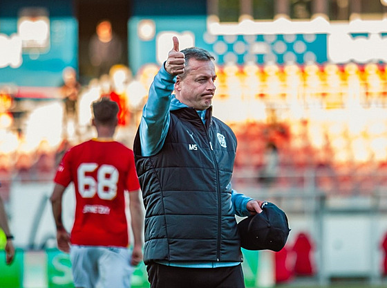 Trenér Martin Svdík dovedl fotbalisty Zbrojovky Brno k výhe nad békem...
