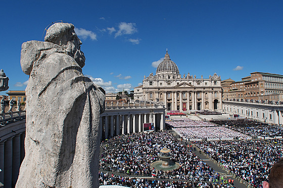 Ve Vatikánu probíhá poheb papee Frantika. (26. dubna 2025)