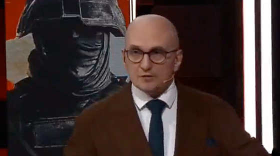 Ruský politologa propagandista Sergej Karnauchov v po�adu Solovjov Live.