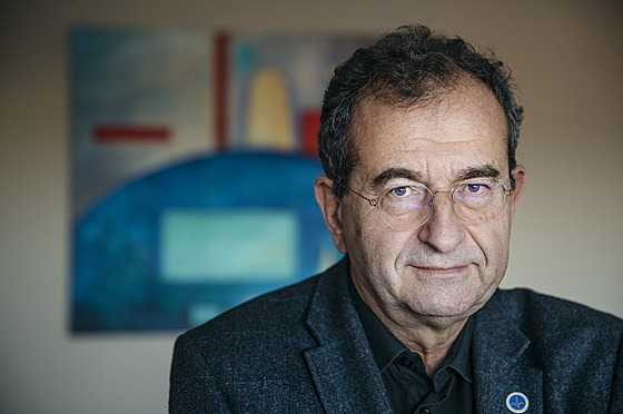 Cyril Höschl na archivním snímku.