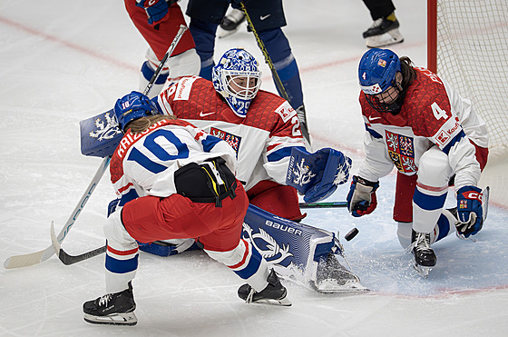 Nebezpe�ná situace p�ed �eskou bránou, finské st�ele se staví do cesty Daniela...