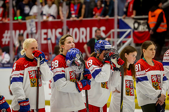 Zklamání �e�ek po prohraném duelu o bronz.