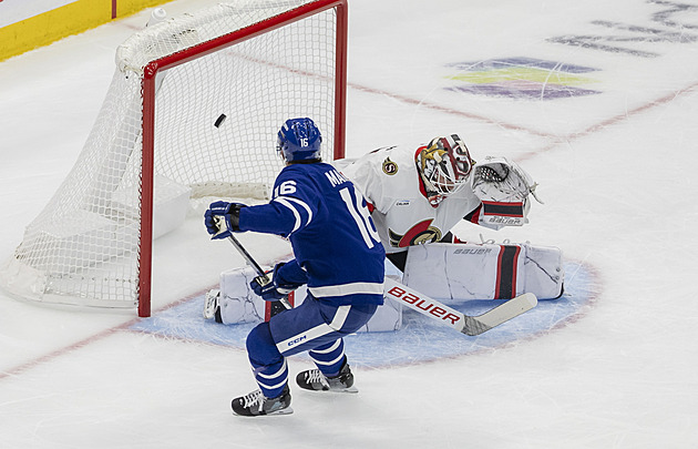 Mám psychické problémy, přiznal brankář Ottawy. Lhali o něm, že byl nevěrný