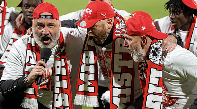 KVÍZ: Zlatá Slavia. Kdo pamatuje i poslední titul a na které ikony navázal Trpišovský?