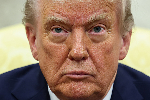 Evropa to nevyřeší, odmítá Trump snahu jednat s Íránem. Vyvíjel atomovku, zopakoval