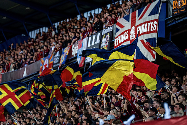 K.K.K.? Na Spartě vlála kontroverzní vlajka. Závadové a toxické, reagoval klub