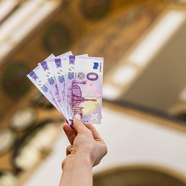 Píleitostné eurobankovky k 25. výroí Sloupu Svaté Trojice v UNESCO.