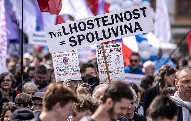 Pochod pro život 2025: Proč falešná neutralita v médiích škodí
