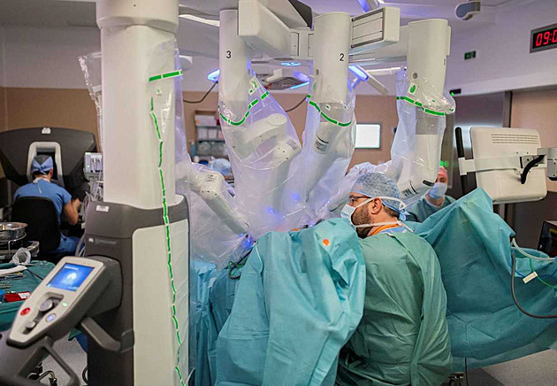 Gynekologové v Baov nemocnici ve Zlín odoperovali sto pacientek s pomocí...