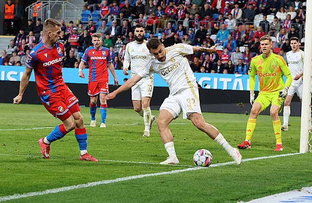 Skvělý výkon, ale nesmíme polevit. Koubek popsal, jak Plzeň znovu vymazala Spartu