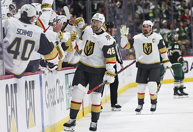 Skvělý Hertl vrátil Vegas do hry, Ottawa odvrátila vyřazení s Torontem