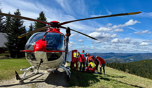 Letetí záchranái zasahovali u zranné cyklistky na Kohútce v Beskydech. (19....