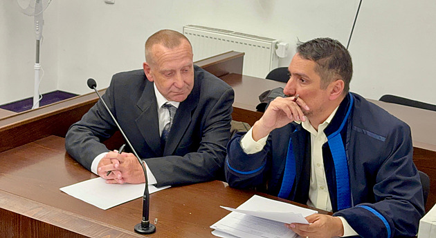 Po plastice se ženě nos propadl a zkřivil. Chirurga soudí za zpackanou operaci