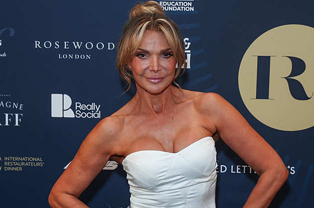 Byl chlupatý jako vydra, vzpomíná Lizzie Cundy na Pierce Brosnana