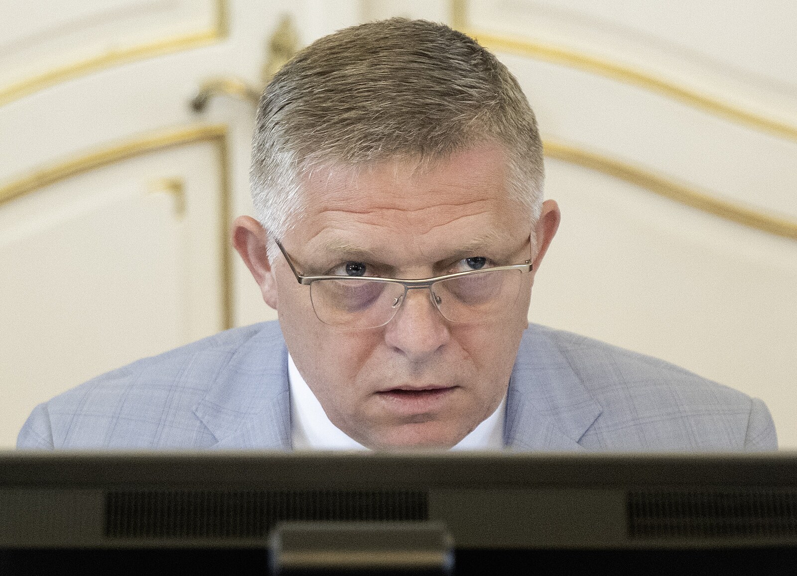 Pokusili jste se ovlivnit volby v náš neprospěch, pustil se Fico do Británie