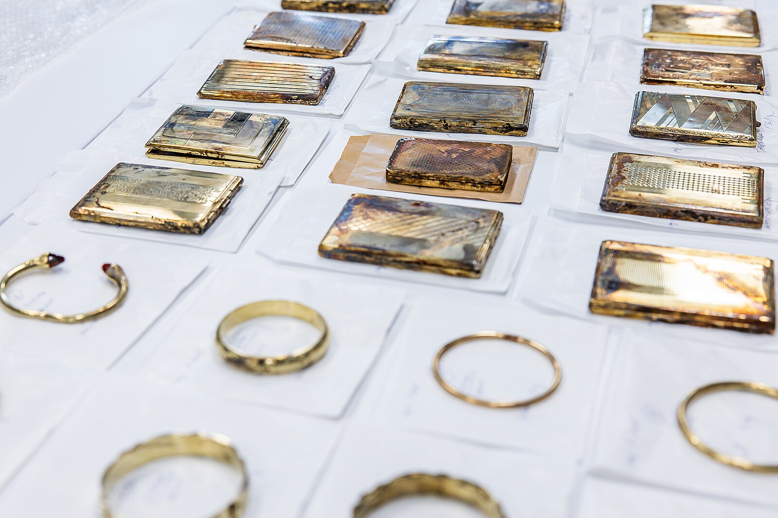 Rekordní nálezné. Kraj vyplatí turistům miliony za poklad od Zvičiny