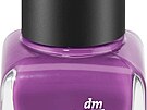 Lak na nehty Glossy Gel v trendy odstínu Plump Purple zaujme zejména svou...