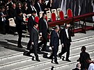 Generální tajemník OSN António Guterres p�ichází p�ed poh�ební m�í pape�e...