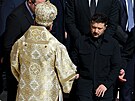 Ukrajinského prezidenta Volodymyra Zelenskyho uvítal na Svatopetrském nám�stí...