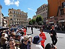 Vatikán se stal místem shromá�d�ní v��ících, kte�í p�i�li sledovat smute�ní...