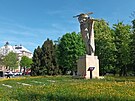Socha sovtskho vojka v litomickch Jirskovch sadech. (duben 2025)