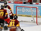 Hokejist� Olomouce st��lej� g�l ve �tvrt�m bar�ov�m utk�n� proti Jihlav�