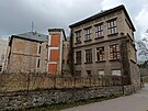 Budova b�val� obchodn� akademie je opu�t�n� a ch�tr� dlouh�ch 16 let. Nyn� u�...