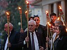 Úastníci piety vyli od kina Dukla, odkud peli v zástupu k arménskému kameni...