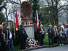 Úastníci piety vyli od kina Dukla, odkud peli v zástupu k arménskému kameni...