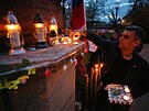 Úastníci piety vyli od kina Dukla, odkud peli v zástupu k arménskému kameni...