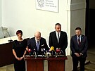Zaplatíte pouze rozdíl ceny mezi odlehenou a klasickou sádrou, ekl Válek